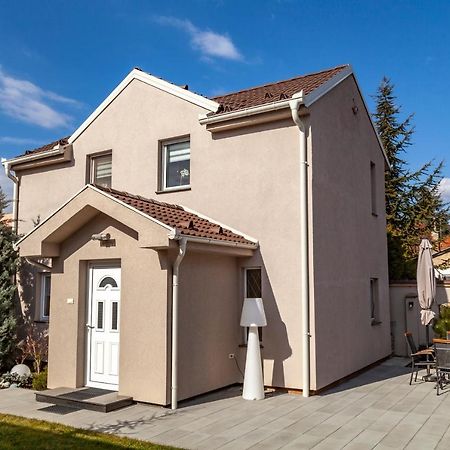 Dc Executive Homes Новий Сад Екстер'єр фото