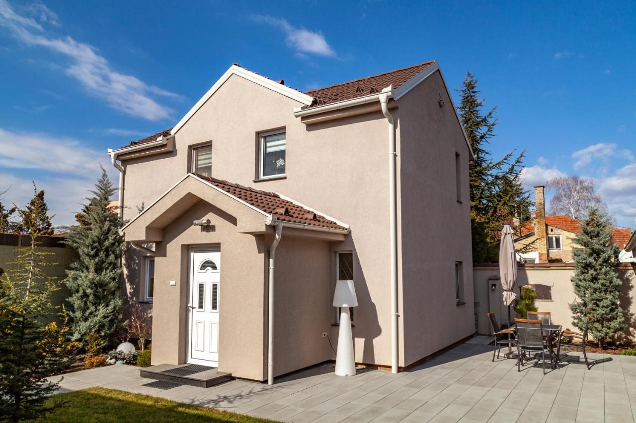 Dc Executive Homes Новий Сад Екстер'єр фото