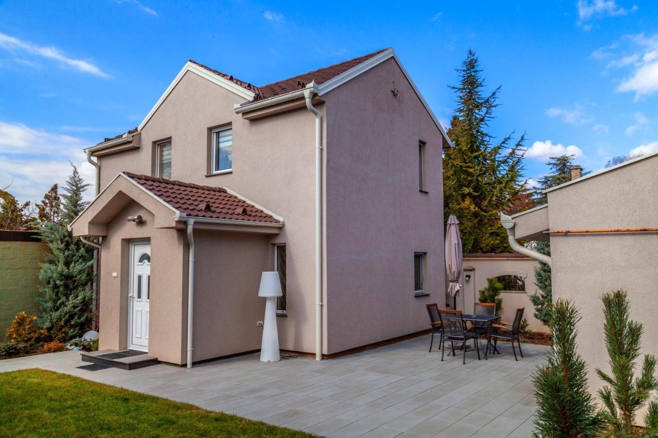 Dc Executive Homes Новий Сад Екстер'єр фото
